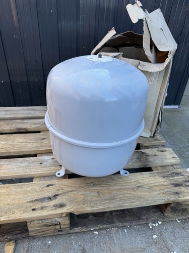 Hot water cylinder reflex - hot,